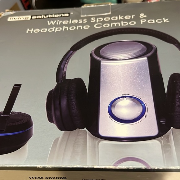 WIRELESS SPEAKER AND HEADPHONE COMBO PACK ! - Picture 8 of 8